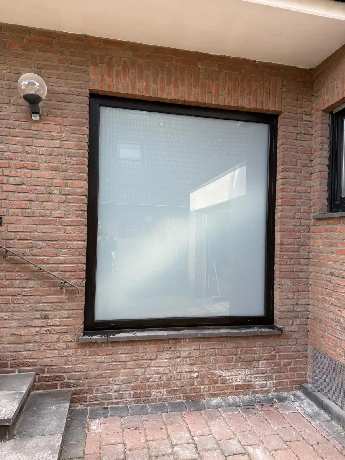 Neues Fenster Milchglas nicht durchsichtig